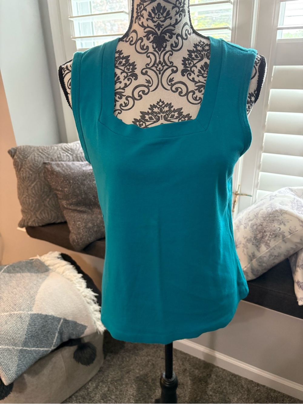 Sleeveless Teal Square-Neck Women's Top